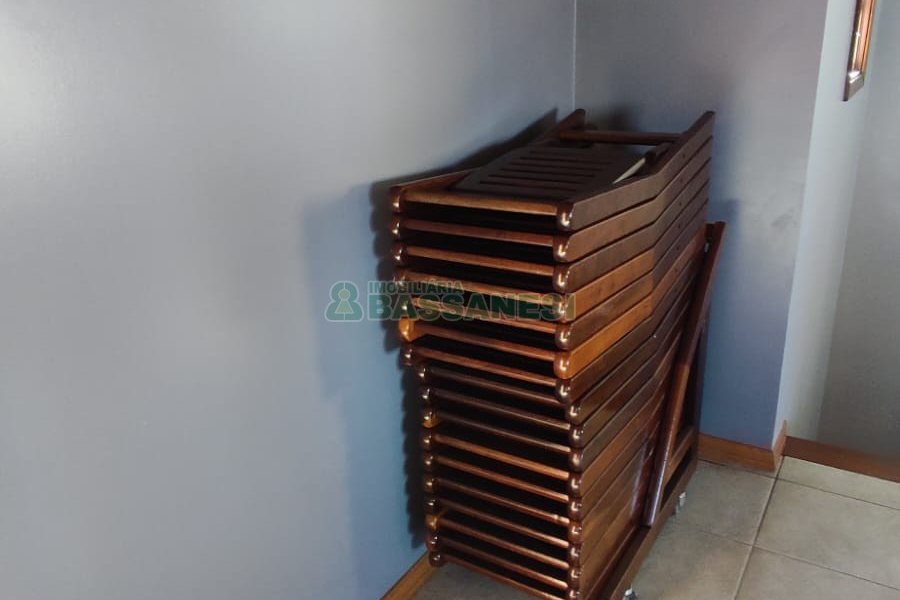 Sobrado com 257m², 4 dormitórios, 3 vagas, no bairro Colina Sorriso em Caxias do Sul para Comprar