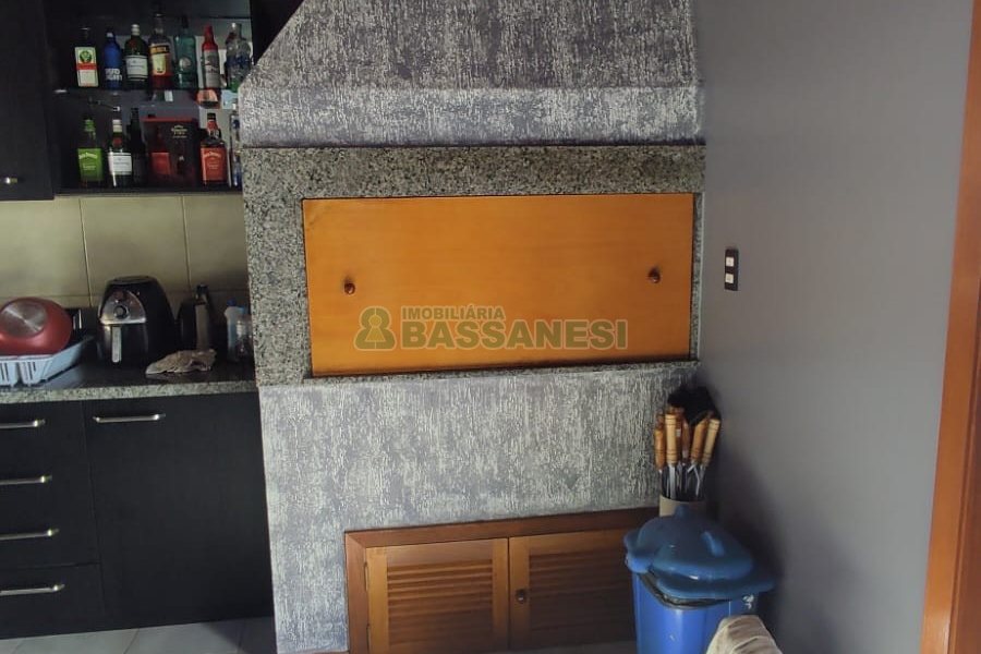 Sobrado com 257m², 4 dormitórios, 3 vagas, no bairro Colina Sorriso em Caxias do Sul para Comprar