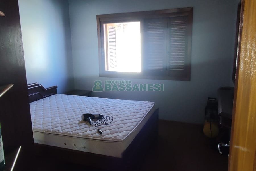 Sobrado com 257m², 4 dormitórios, 3 vagas, no bairro Colina Sorriso em Caxias do Sul para Comprar