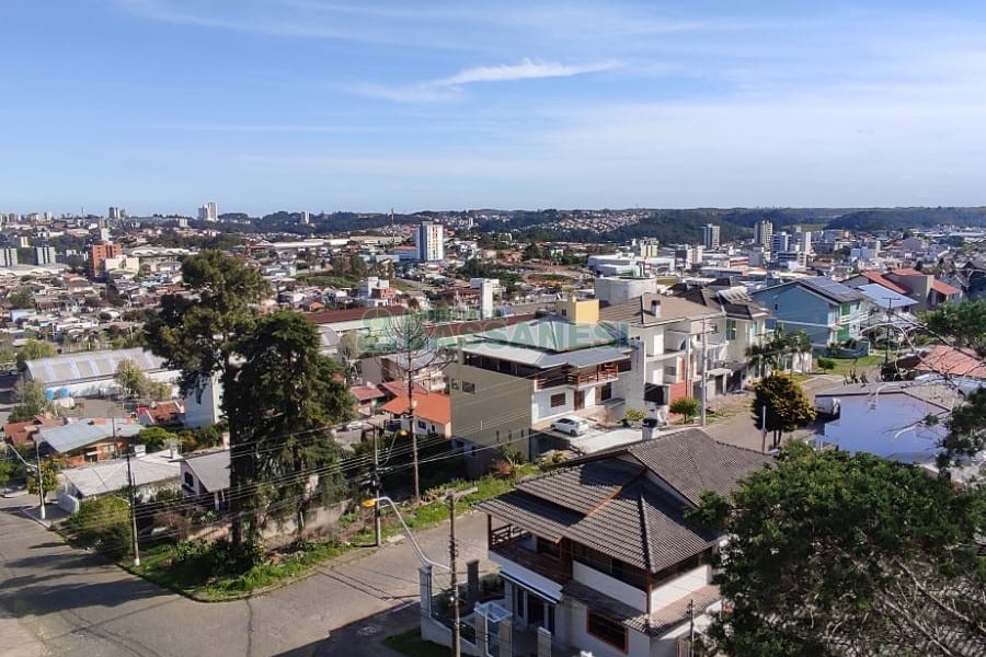 Sobrado com 257m², 4 dormitórios, 3 vagas, no bairro Colina Sorriso em Caxias do Sul para Comprar