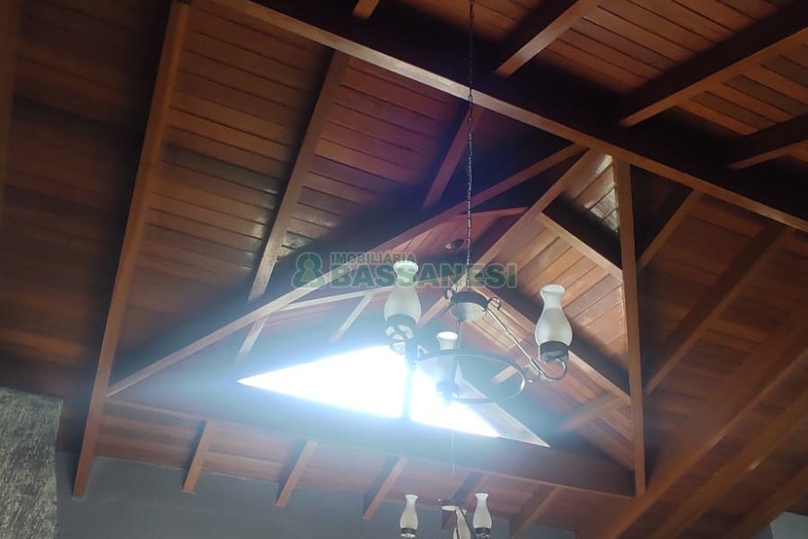 Sobrado com 257m², 4 dormitórios, 3 vagas, no bairro Colina Sorriso em Caxias do Sul para Comprar