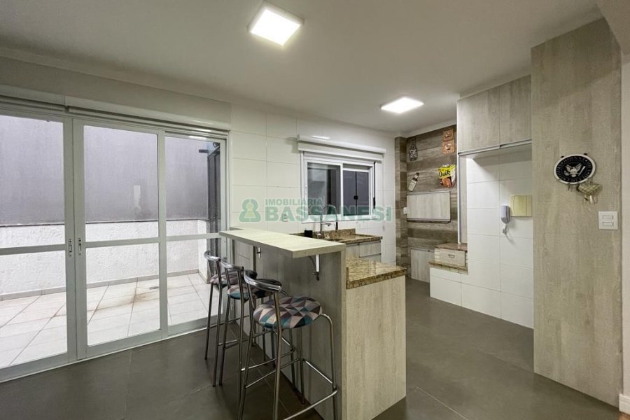 Apartamento com 106m², 2 dormitórios, 2 vagas, no bairro Morada dos Alpes em Caxias do Sul para Comprar