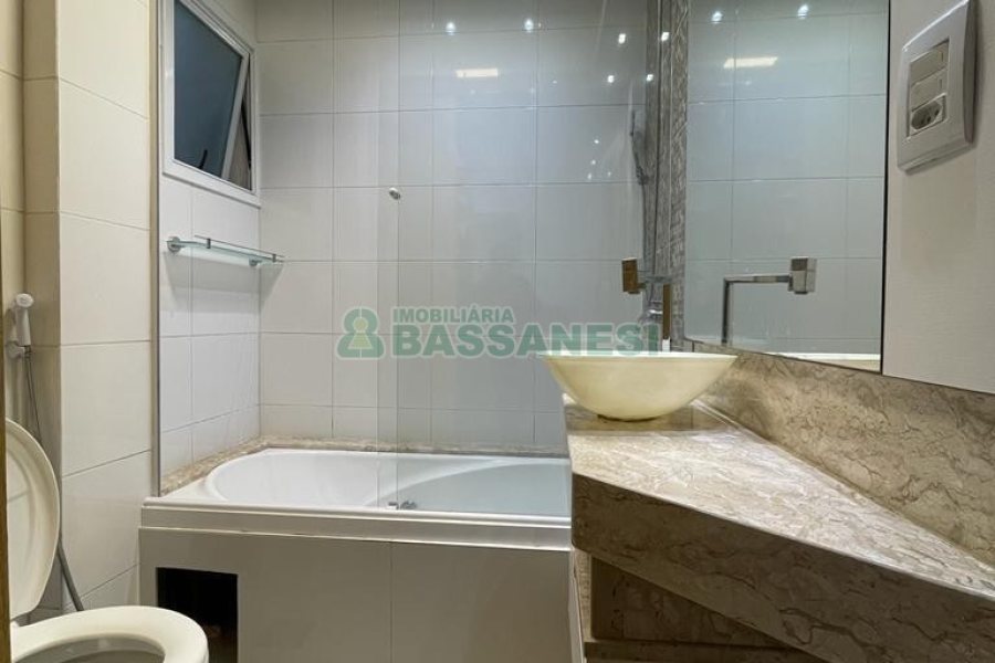 Apartamento com 106m², 2 dormitórios, 2 vagas, no bairro Morada dos Alpes em Caxias do Sul para Comprar