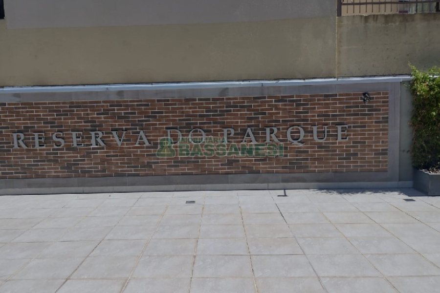 Apartamento com 85m², 3 dormitórios, 2 vagas, no bairro Centro em Caxias do Sul para Comprar