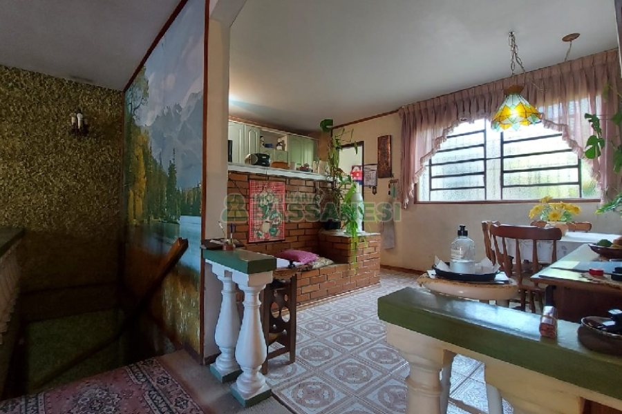 Casa com 200m², 3 dormitórios, 2 vagas, no bairro Panazzolo em Caxias do Sul para Comprar