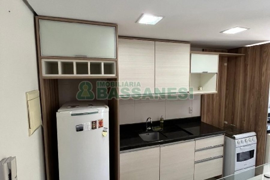 Apto Mobiliado com 62m², 2 dormitórios, 1 vaga, no bairro Marechal Floriano em Caxias do Sul para Alugar