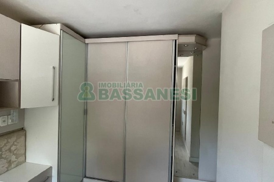 Apto Mobiliado com 62m², 2 dormitórios, 1 vaga, no bairro Marechal Floriano em Caxias do Sul para Alugar