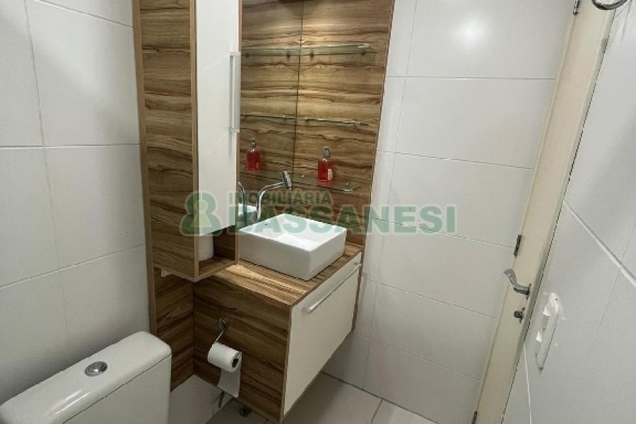 Apto Mobiliado com 62m², 2 dormitórios, 1 vaga, no bairro Marechal Floriano em Caxias do Sul para Alugar