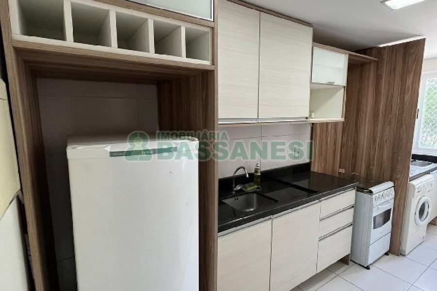 Apto Mobiliado com 62m², 2 dormitórios, 1 vaga, no bairro Marechal Floriano em Caxias do Sul para Alugar