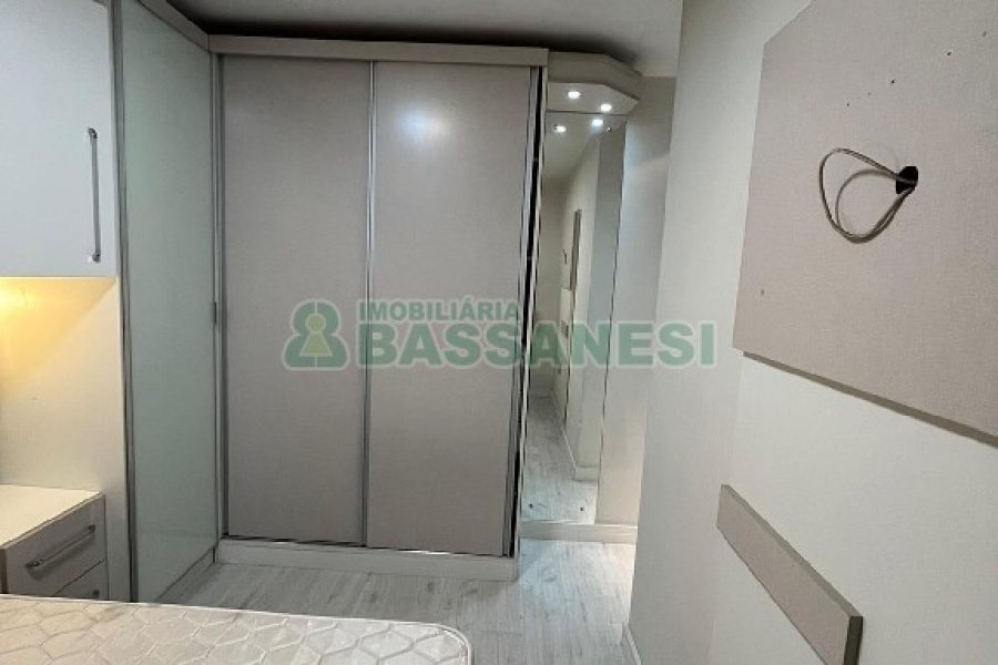 Apto Mobiliado com 62m², 2 dormitórios, 1 vaga, no bairro Marechal Floriano em Caxias do Sul para Alugar