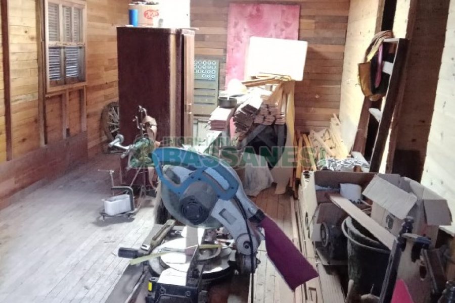 Chácara com 275m², 1 dormitório, 2 vagas, no bairro Criuva em São Marcos para Comprar