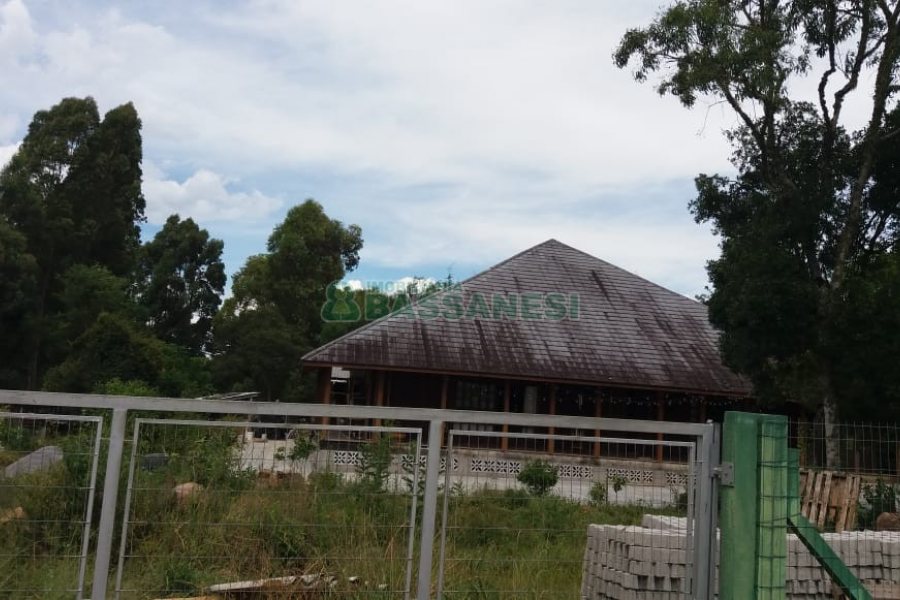 Chácara com 275m², 1 dormitório, 2 vagas, no bairro Criuva em São Marcos para Comprar