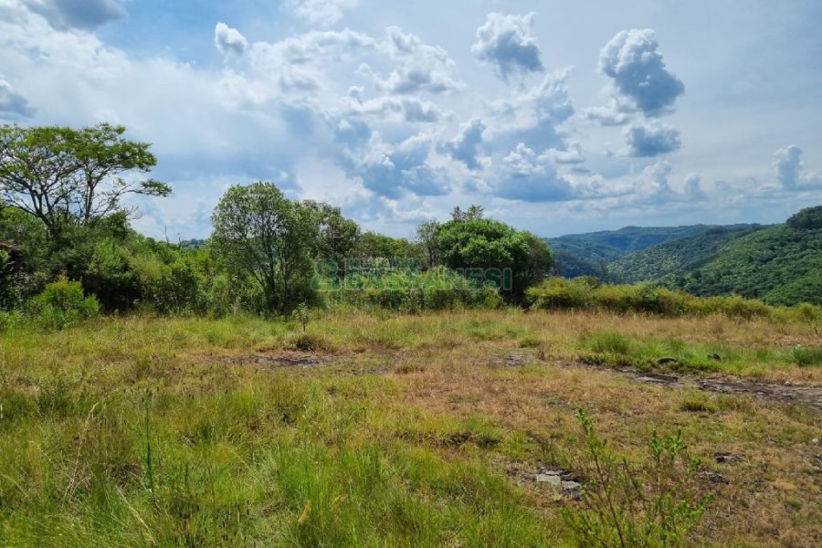 Chácara, no bairro Ana Rech em Caxias do Sul para Comprar