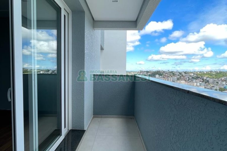 Apartamento com 81m², 2 dormitórios, 2 vagas, no bairro Santa Catarina em Caxias do Sul para Comprar