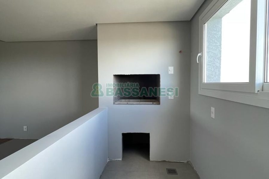 Apartamento com 81m², 2 dormitórios, 2 vagas, no bairro Santa Catarina em Caxias do Sul para Comprar