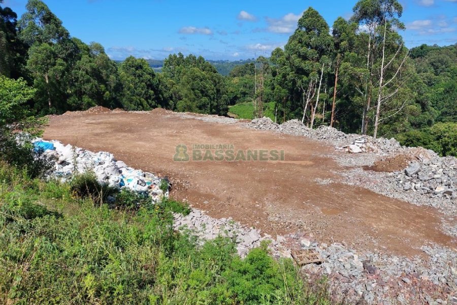 Terreno com 3000m², no bairro Nossa Senhora das Graças em Caxias do Sul para Alugar