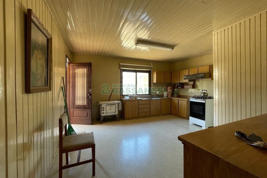 Casa com 130m², 3 dormitórios, 1 vaga, no bairro Rio Branco em Caxias do Sul para Comprar