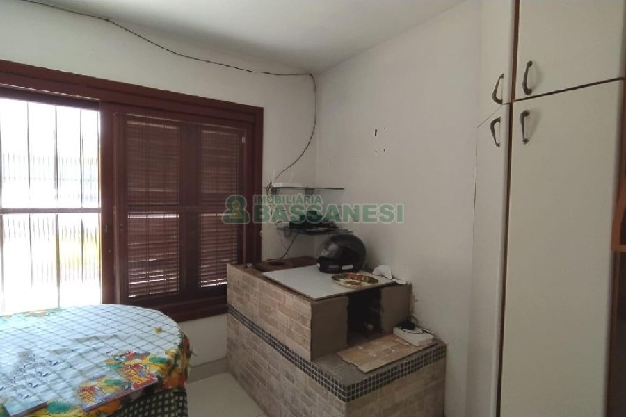 Casa com 141m², 3 dormitórios, 3 vagas, no bairro Sagrada Família em Caxias do Sul para Comprar