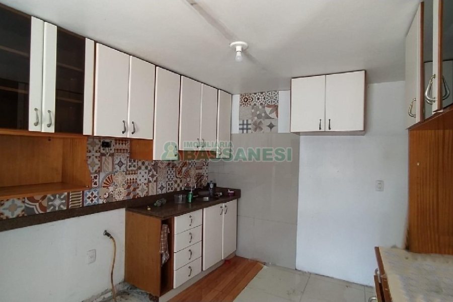 Casa com 141m², 3 dormitórios, 3 vagas, no bairro Sagrada Família em Caxias do Sul para Comprar