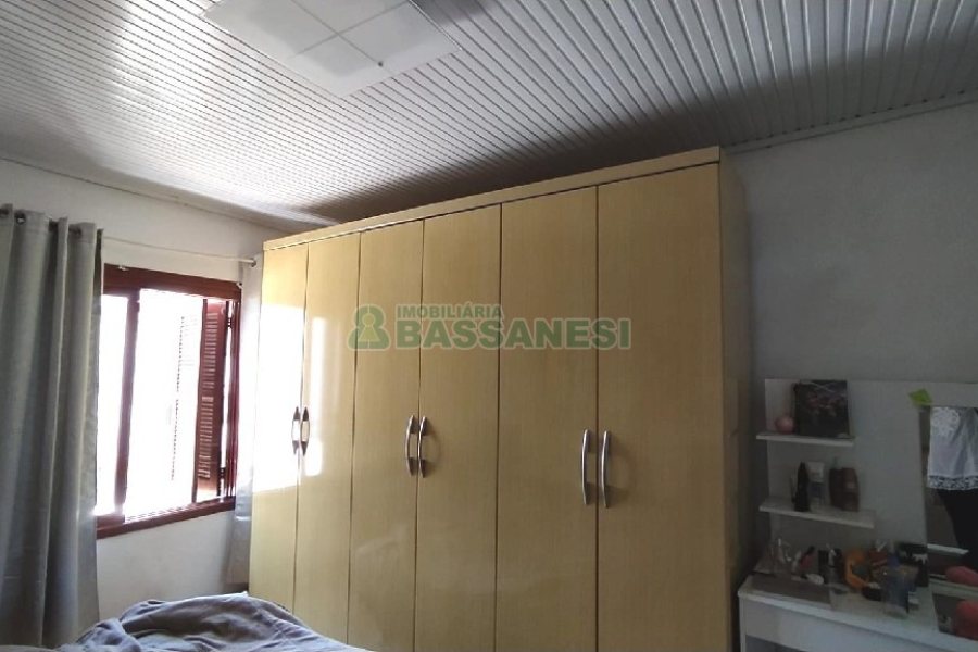 Casa com 141m², 3 dormitórios, 3 vagas, no bairro Sagrada Família em Caxias do Sul para Comprar