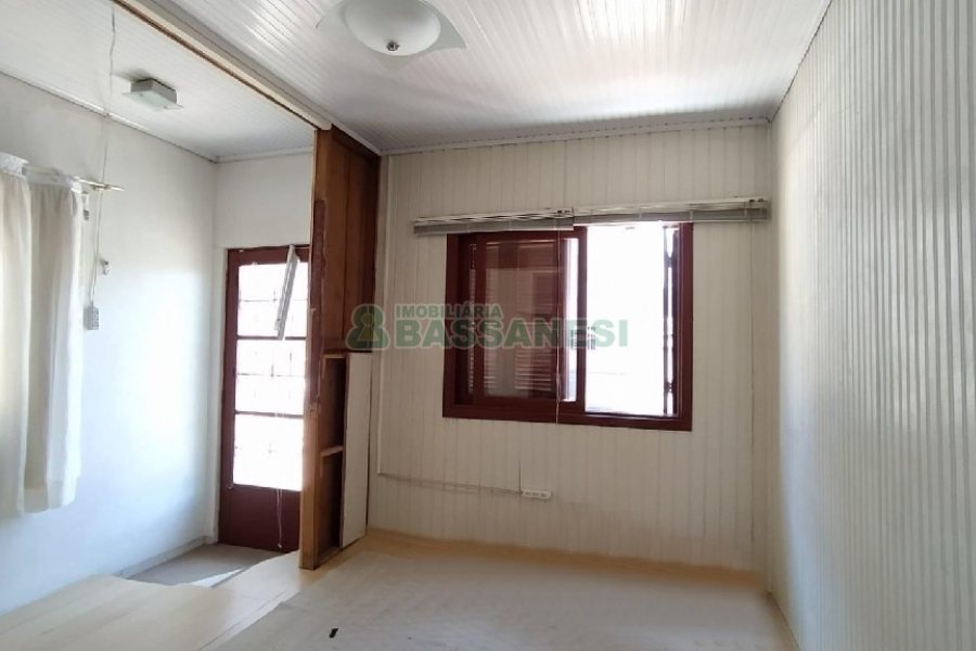 Casa com 141m², 3 dormitórios, 3 vagas, no bairro Sagrada Família em Caxias do Sul para Comprar