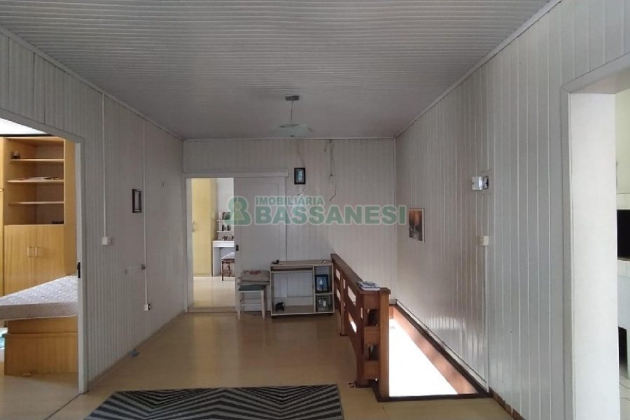 Casa com 141m², 3 dormitórios, 3 vagas, no bairro Sagrada Família em Caxias do Sul para Comprar
