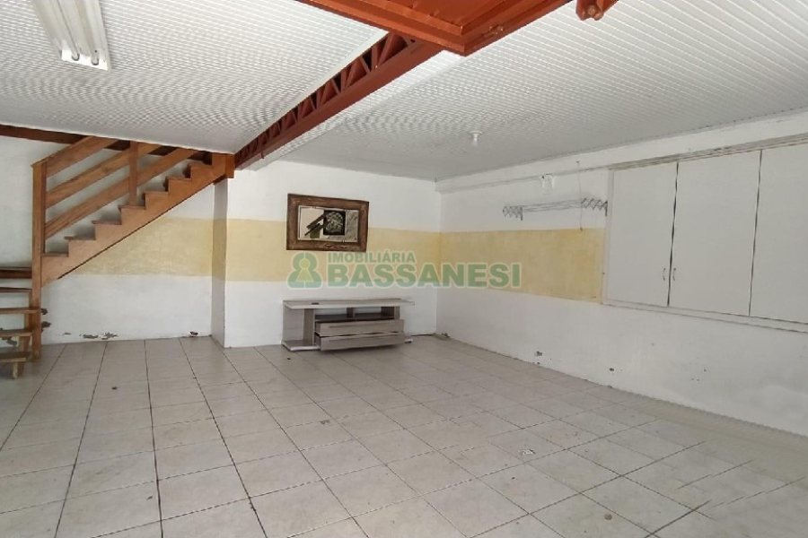 Casa com 141m², 3 dormitórios, 3 vagas, no bairro Sagrada Família em Caxias do Sul para Comprar