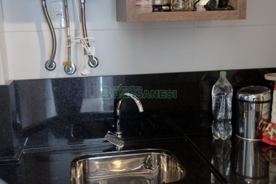 Apartamento com 67m², 3 dormitórios, 2 vagas, no bairro Kayser em Caxias do Sul para Comprar