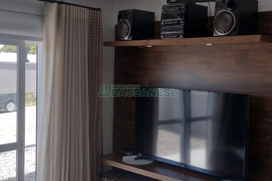 Apartamento com 67m², 3 dormitórios, 2 vagas, no bairro Kayser em Caxias do Sul para Comprar