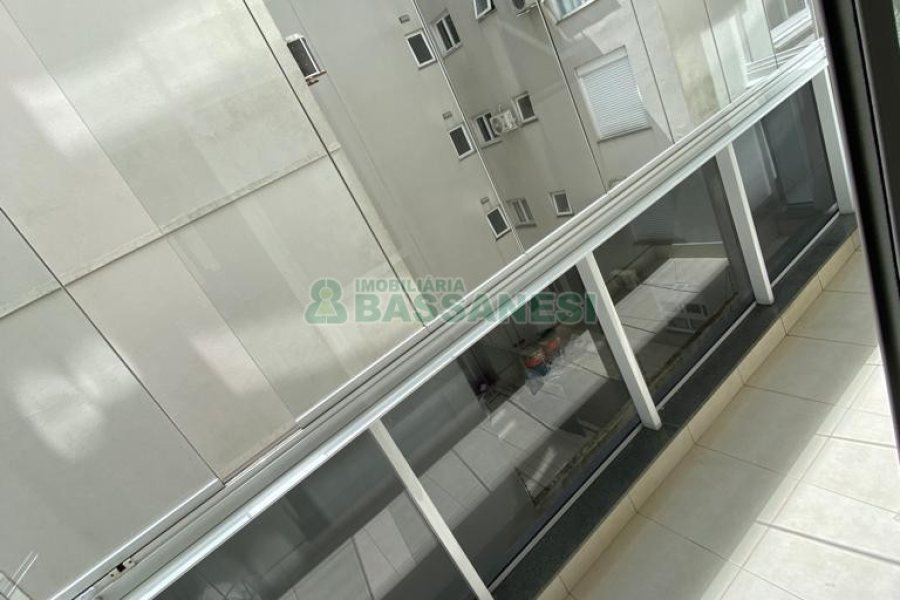 Apartamento com 47m², 1 dormitório, 1 vaga, no bairro Sagrada Família em Caxias do Sul para Comprar