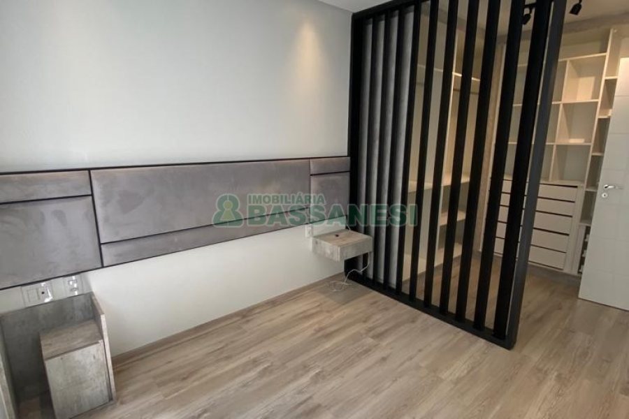 Apartamento com 47m², 1 dormitório, 1 vaga, no bairro Sagrada Família em Caxias do Sul para Comprar