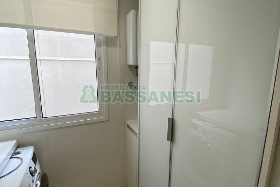 Apartamento com 47m², 1 dormitório, 1 vaga, no bairro Sagrada Família em Caxias do Sul para Comprar