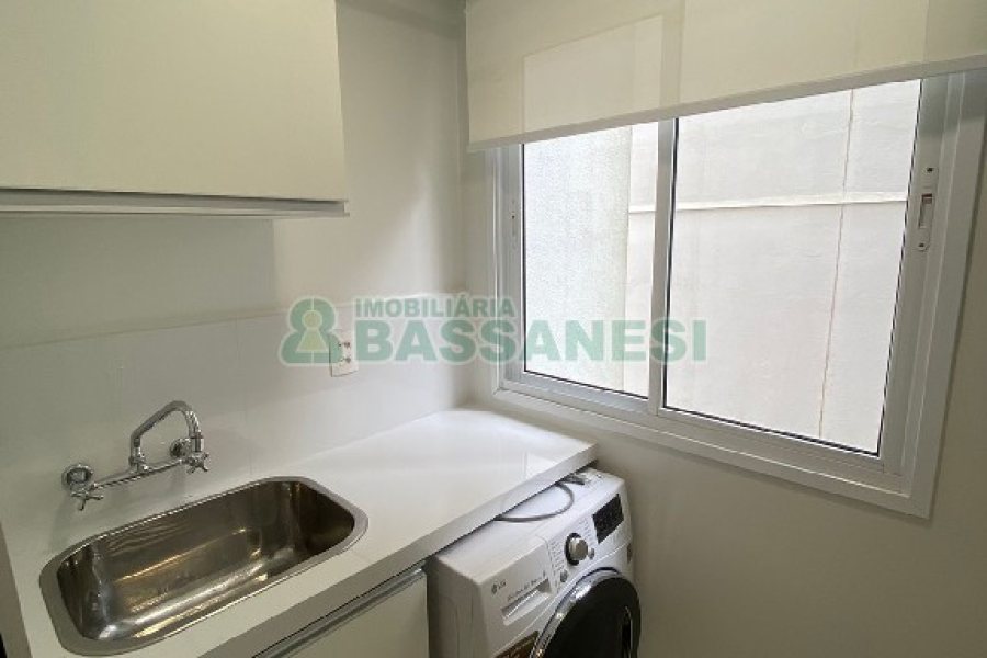 Apartamento com 47m², 1 dormitório, 1 vaga, no bairro Sagrada Família em Caxias do Sul para Comprar