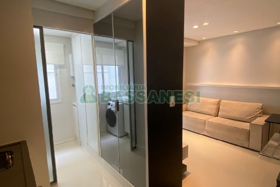 Apartamento com 47m², 1 dormitório, 1 vaga, no bairro Sagrada Família em Caxias do Sul para Comprar
