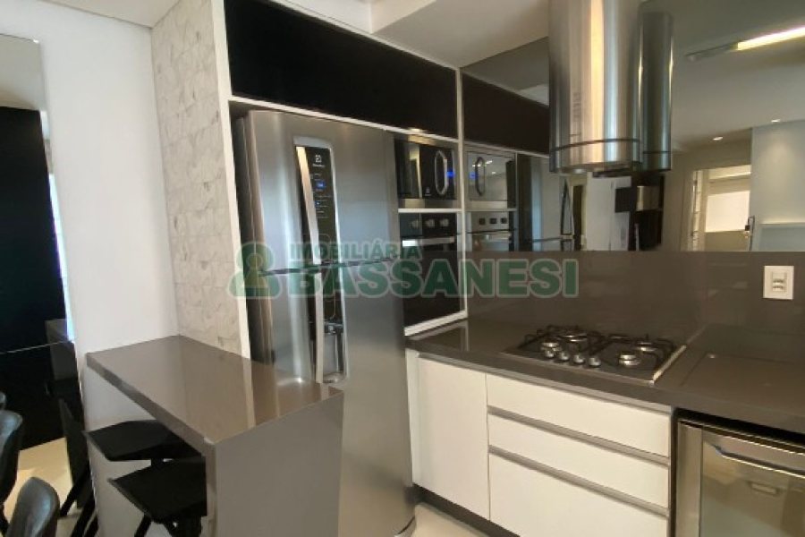 Apartamento com 47m², 1 dormitório, 1 vaga, no bairro Sagrada Família em Caxias do Sul para Comprar
