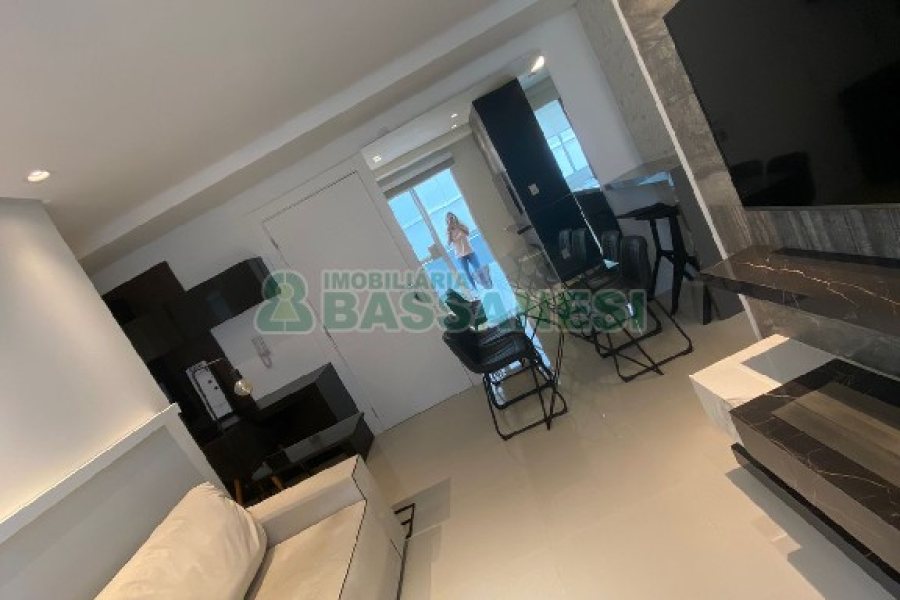 Apartamento com 47m², 1 dormitório, 1 vaga, no bairro Sagrada Família em Caxias do Sul para Comprar