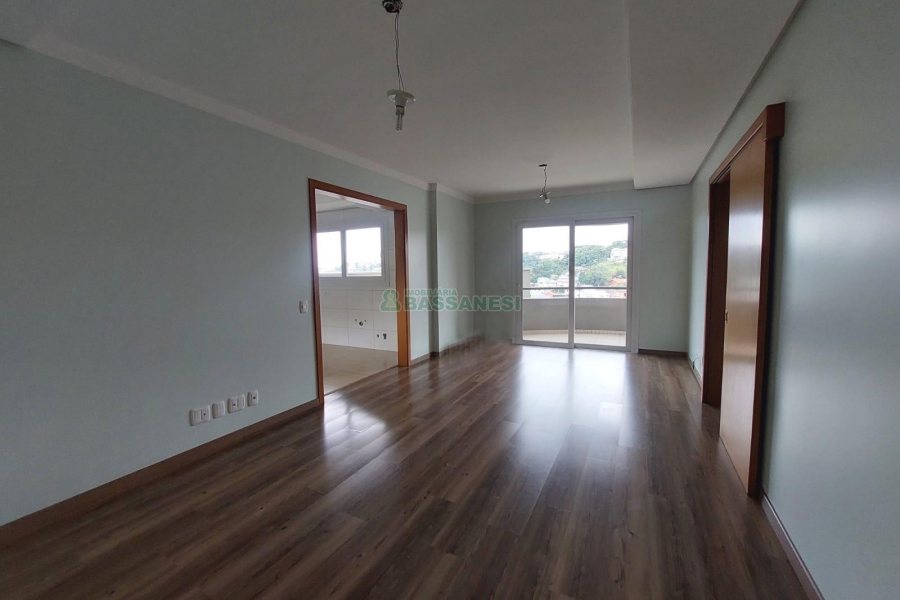 Apartamento com 110m², 2 dormitórios, 1 vaga, no bairro São Leopoldo em Caxias do Sul para Alugar