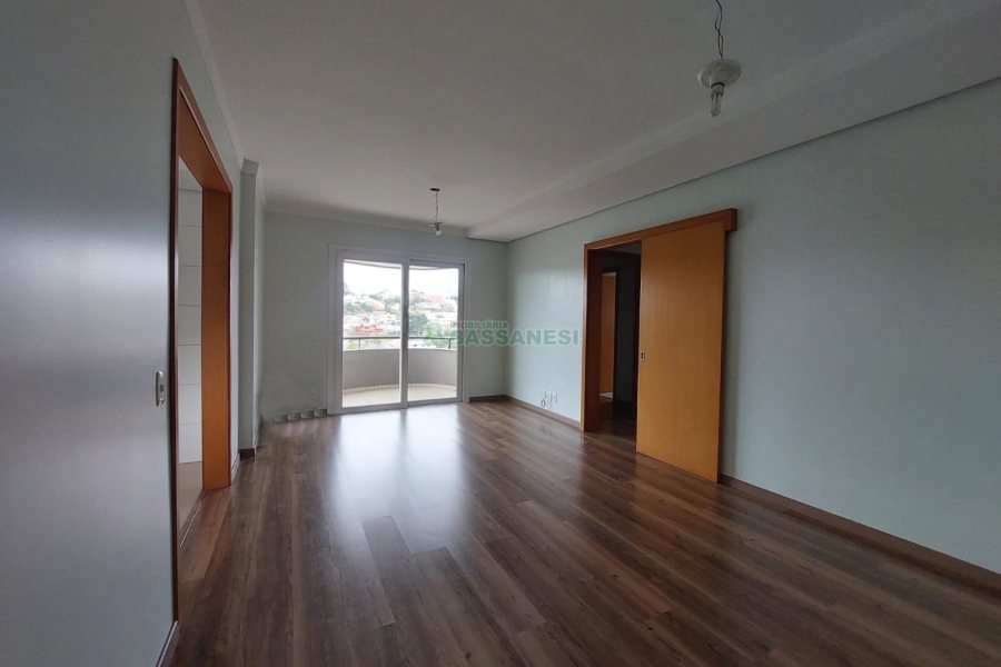 Apartamento com 110m², 2 dormitórios, 1 vaga, no bairro São Leopoldo em Caxias do Sul para Alugar