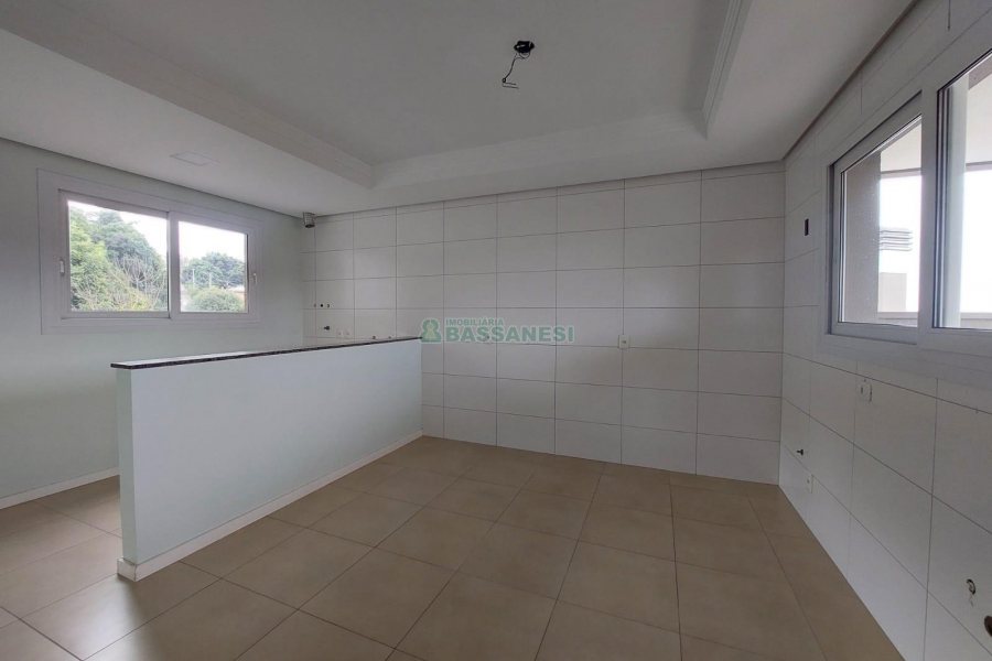 Apartamento com 110m², 2 dormitórios, 1 vaga, no bairro São Leopoldo em Caxias do Sul para Alugar