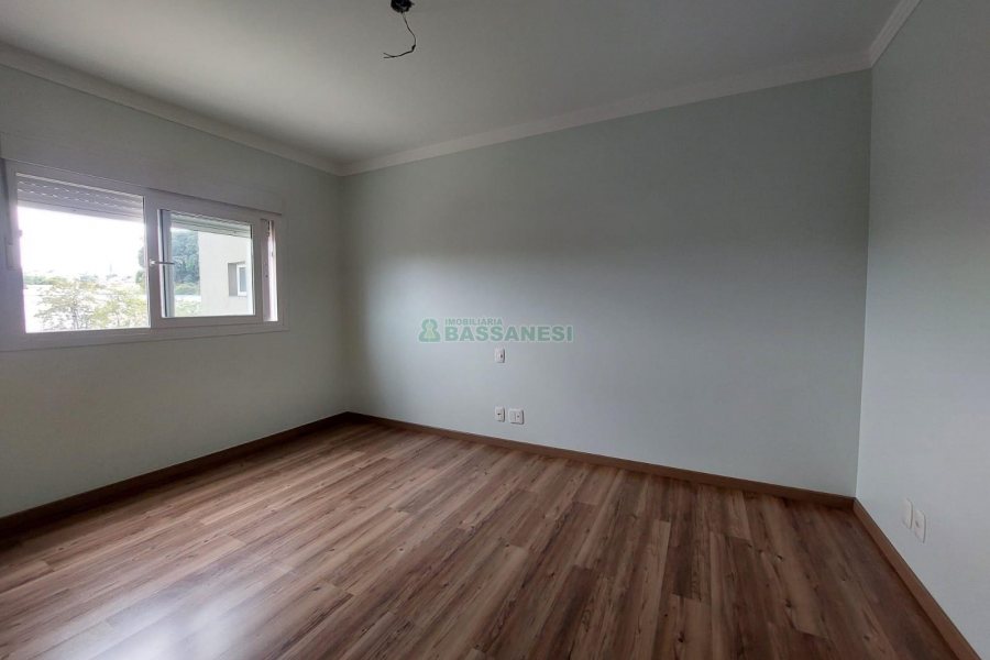 Apartamento com 110m², 2 dormitórios, 1 vaga, no bairro São Leopoldo em Caxias do Sul para Alugar