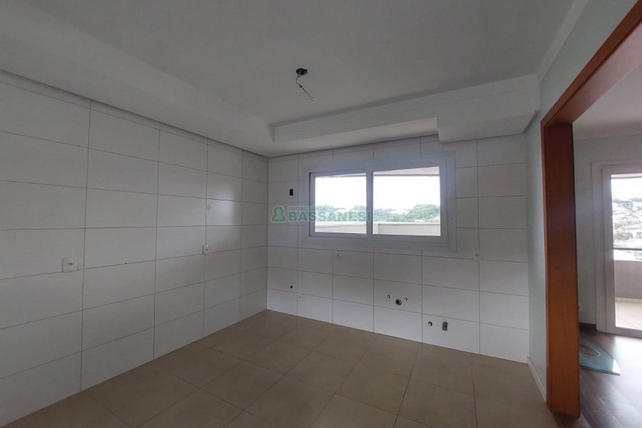 Apartamento com 110m², 2 dormitórios, 1 vaga, no bairro São Leopoldo em Caxias do Sul para Alugar