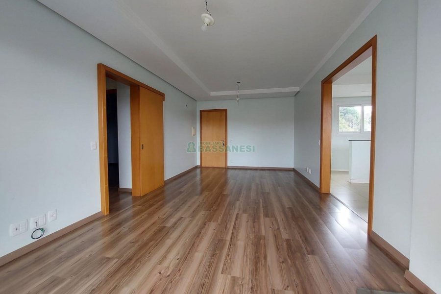 Apartamento com 110m², 2 dormitórios, 1 vaga, no bairro São Leopoldo em Caxias do Sul para Alugar