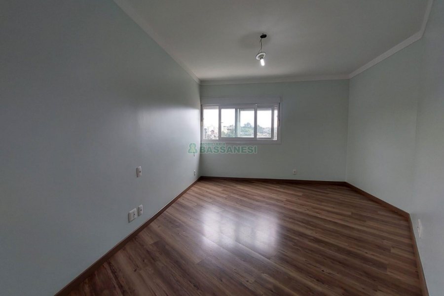 Apartamento com 110m², 2 dormitórios, 1 vaga, no bairro São Leopoldo em Caxias do Sul para Alugar