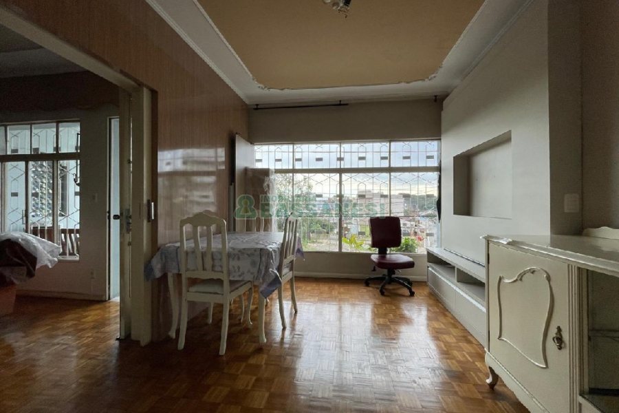 Casa com 180m², 3 dormitórios, no bairro São Pelegrino em Caxias do Sul para Alugar