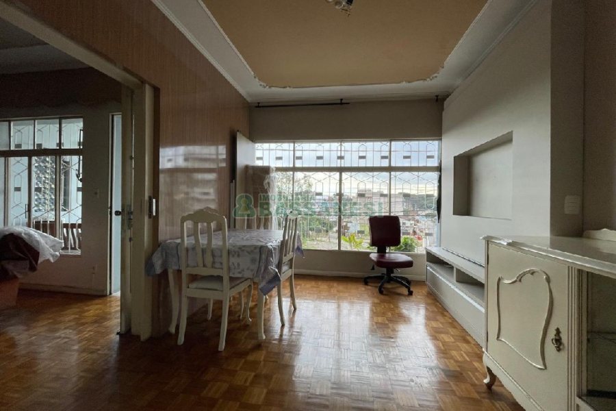 Casa com 180m², 3 dormitórios, no bairro São Pelegrino em Caxias do Sul para Alugar