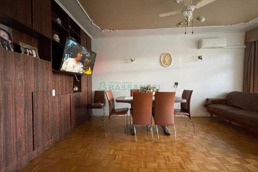 Casa com 180m², 3 dormitórios, no bairro São Pelegrino em Caxias do Sul para Alugar