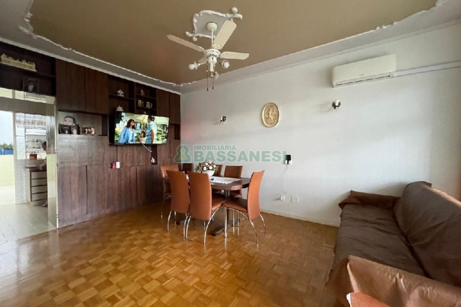 Casa com 180m², 3 dormitórios, no bairro São Pelegrino em Caxias do Sul para Alugar