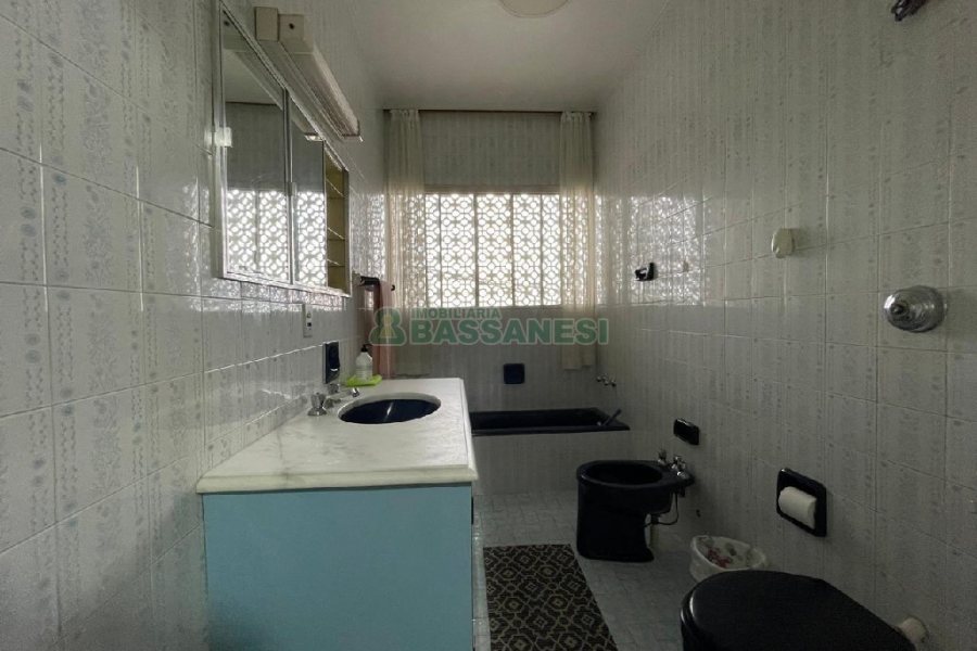 Casa com 180m², 3 dormitórios, no bairro São Pelegrino em Caxias do Sul para Alugar