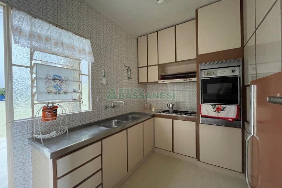 Casa com 180m², 3 dormitórios, no bairro São Pelegrino em Caxias do Sul para Alugar