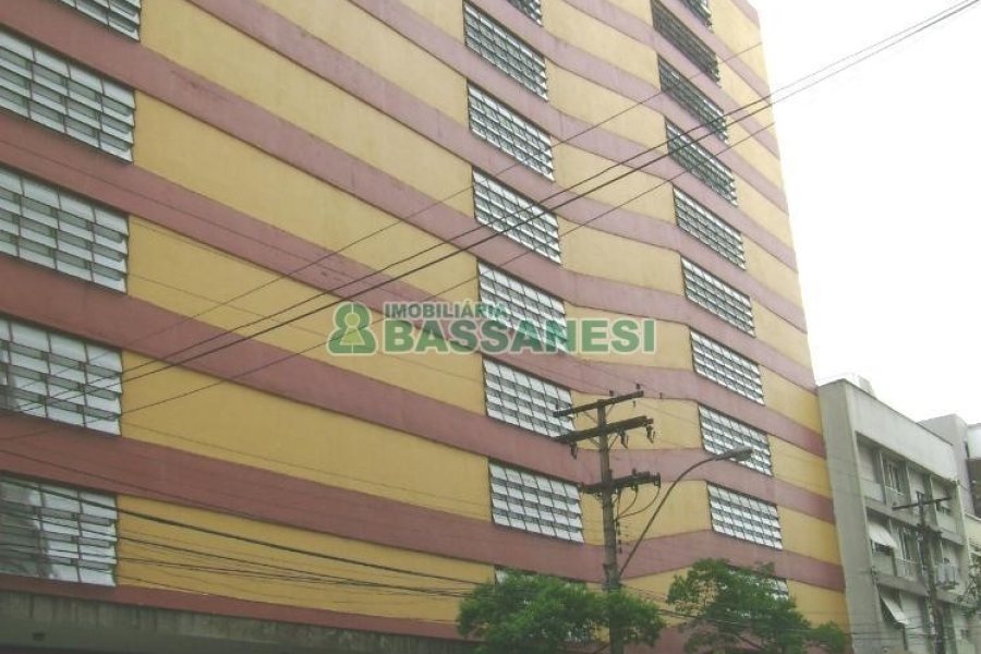 Box com 12m², no bairro Centro em Caxias do Sul para Comprar